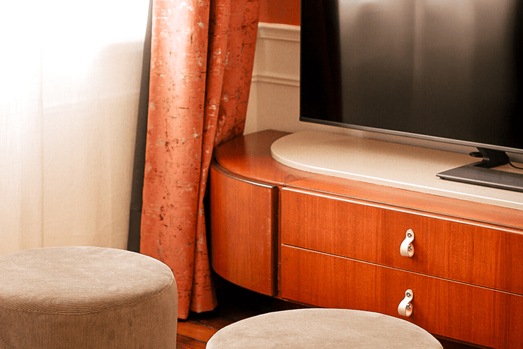 Jeanne_detail_meuble_television2_743x496